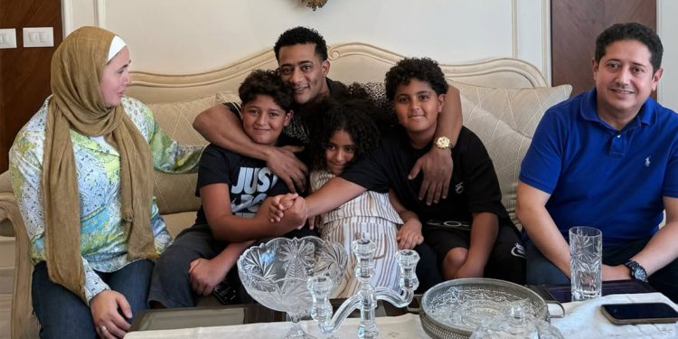 بعد وصول الخلاف للمحكمة.. تصالح نجل الفنان محمد رمضان مع صديقة عمر